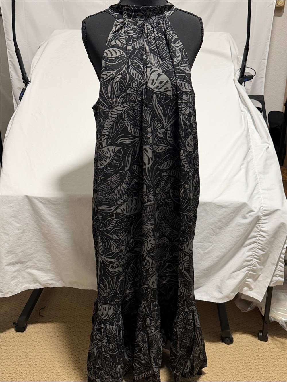 Torrid Woman's 1X 14-16 Lolly Tropical Deep Black Midi High Neck Tie Back Dress